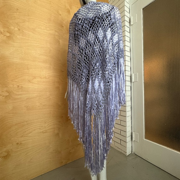 Stunning macrame scarf with fringes - Picture 6 of 12